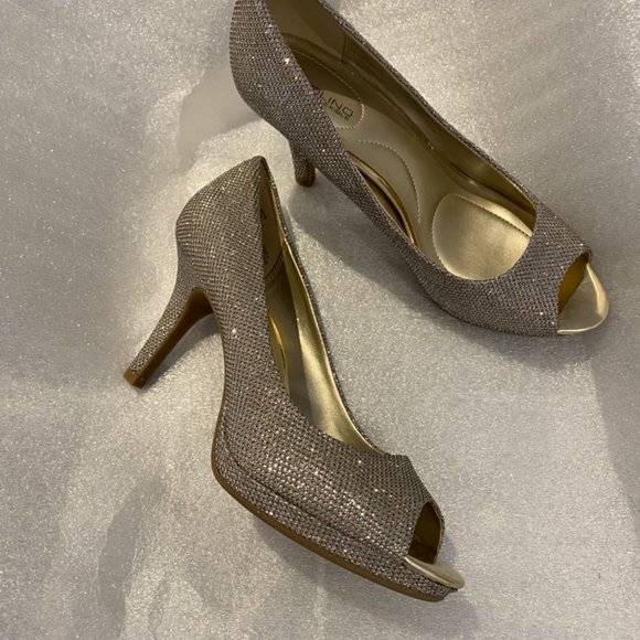 Bandolino Size 7.5 - stunning shoes - Picture 3 of 7